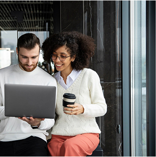 Personas trabajando juntas